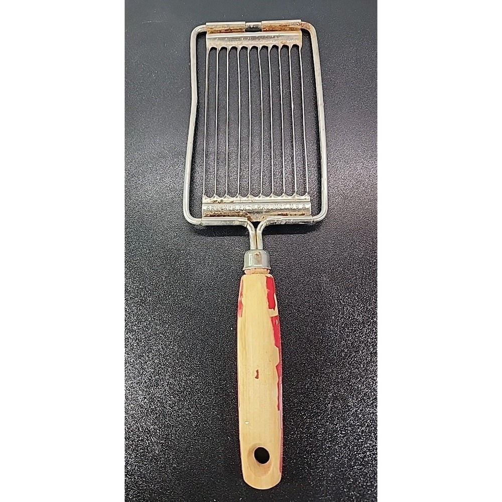 VINTAGE EKCO MIRACLE TOMATO SLICER RED‎ WOODEN HANDLE 1950S B7